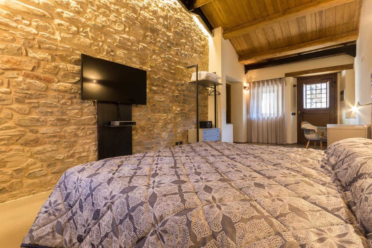 Borgotufi Albergo Diffuso Castel del Giudice Exterior photo