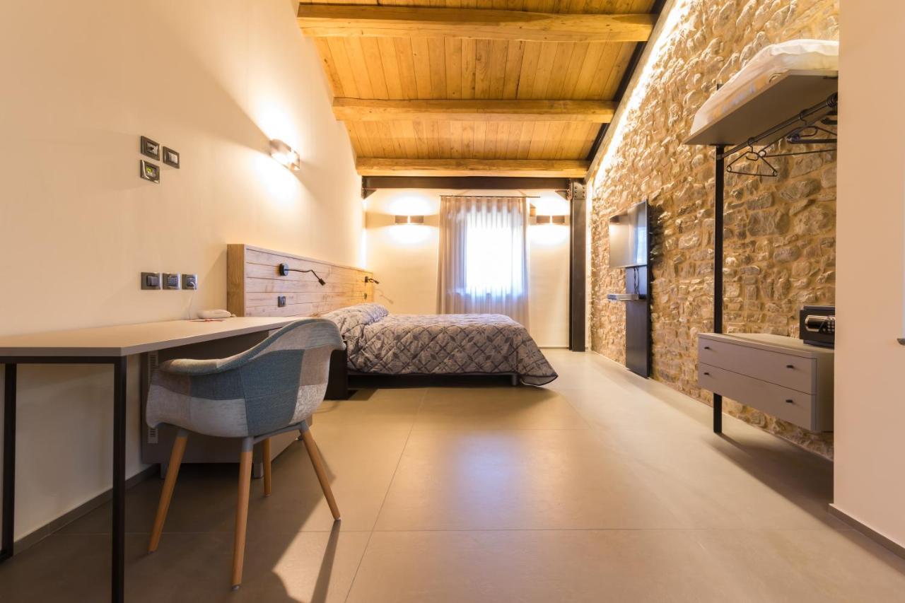 Borgotufi Albergo Diffuso Castel del Giudice Exterior photo