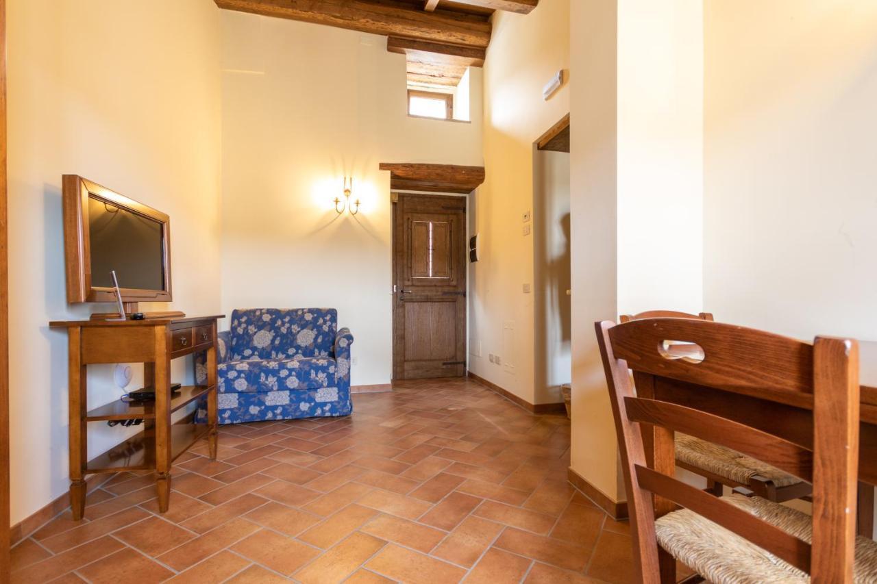 Borgotufi Albergo Diffuso Castel del Giudice Exterior photo