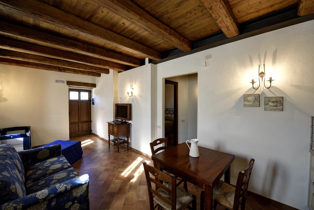 Borgotufi Albergo Diffuso Castel del Giudice Exterior photo