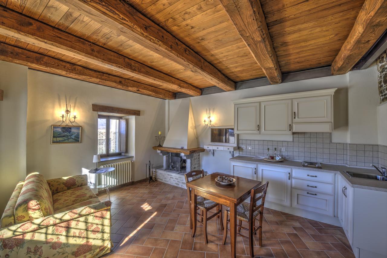 Borgotufi Albergo Diffuso Castel del Giudice Exterior photo