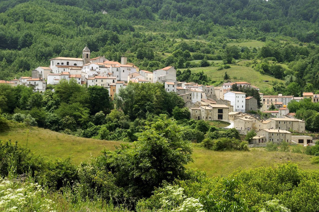Borgotufi Albergo Diffuso Castel del Giudice Exterior photo