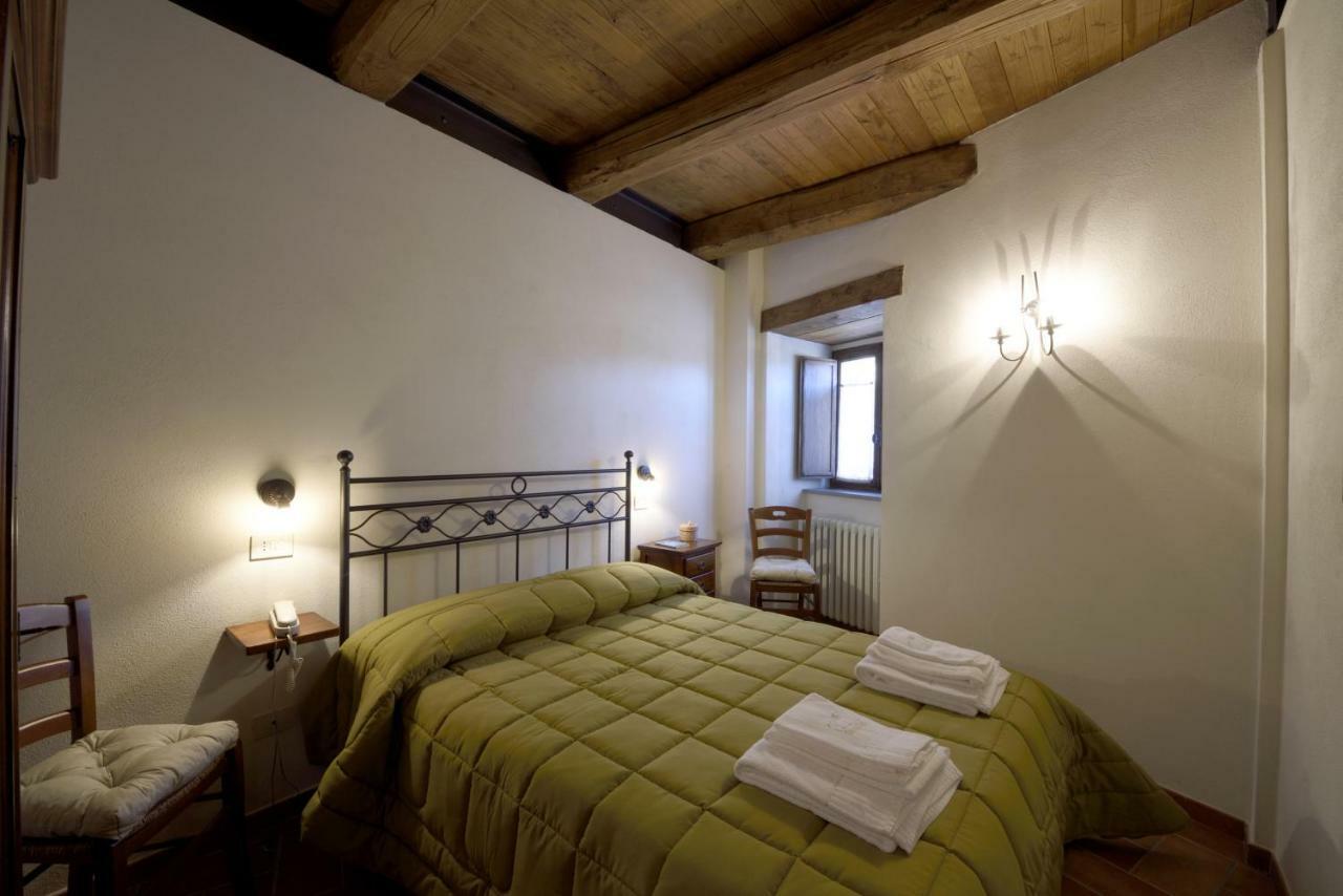 Borgotufi Albergo Diffuso Castel del Giudice Exterior photo
