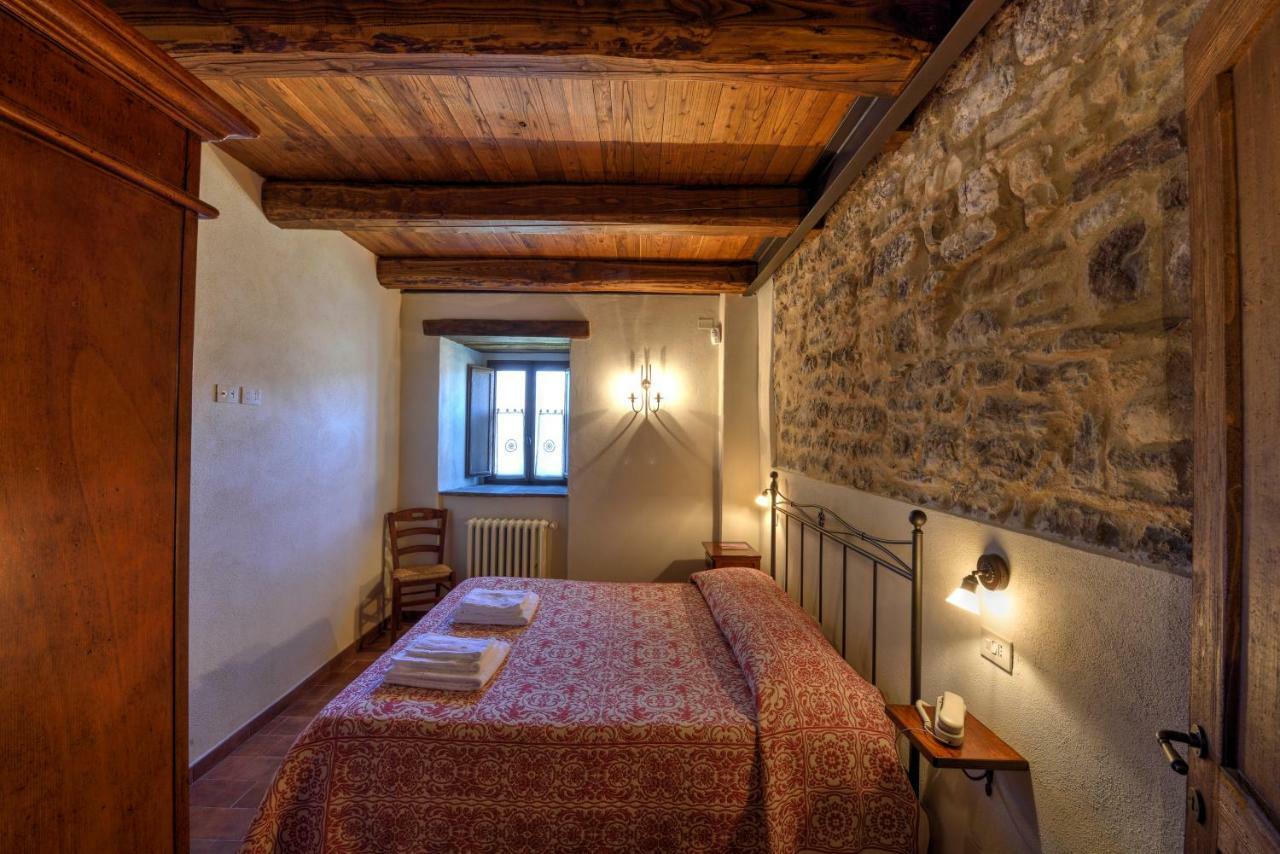 Borgotufi Albergo Diffuso Castel del Giudice Exterior photo