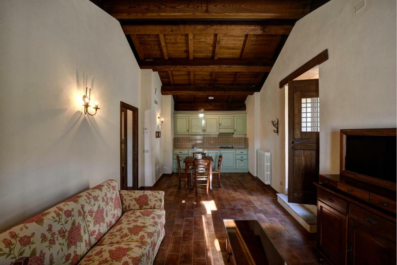 Borgotufi Albergo Diffuso Castel del Giudice Exterior photo