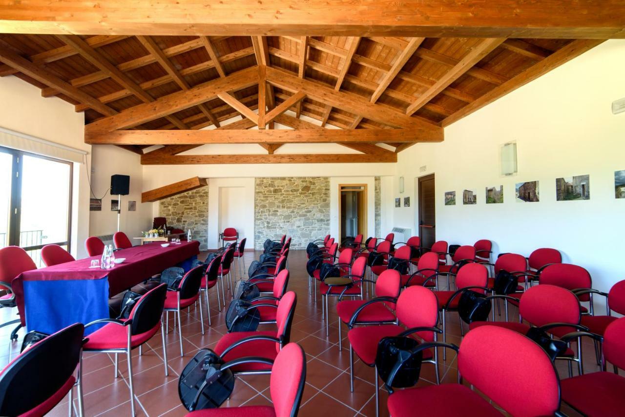 Borgotufi Albergo Diffuso Castel del Giudice Exterior photo